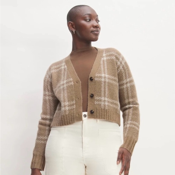 Everlane Alpaca V Neck Cropped Cardigan - Picture 2 of 13